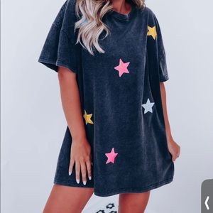 NWT SEQUIN STAR T-SHIRT DRESS IN GREY/BLACK (SIZE M)